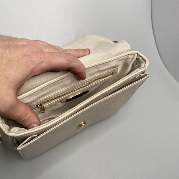 Forever 21 Small Ivory Off-white Crossbody Bag Vegan Leather Purse - Picture 3 of 10